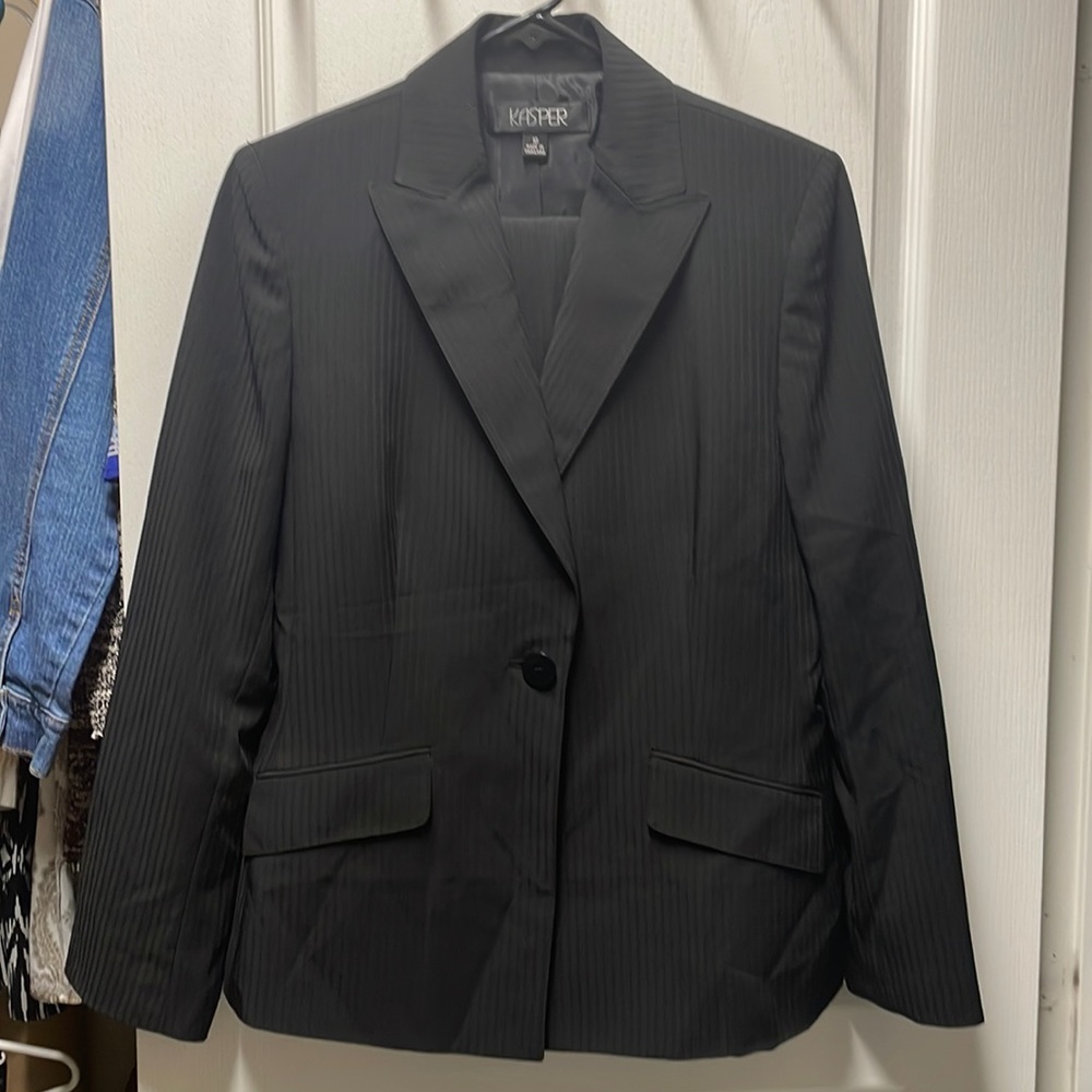 Women’s suit